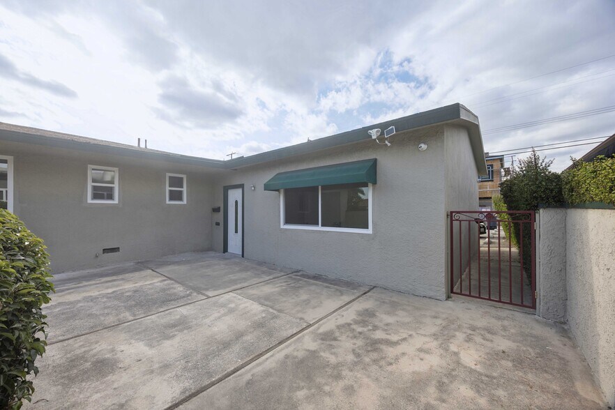 More Photos Of 1457 E Chapman Ave, Fullerton Office For Sale