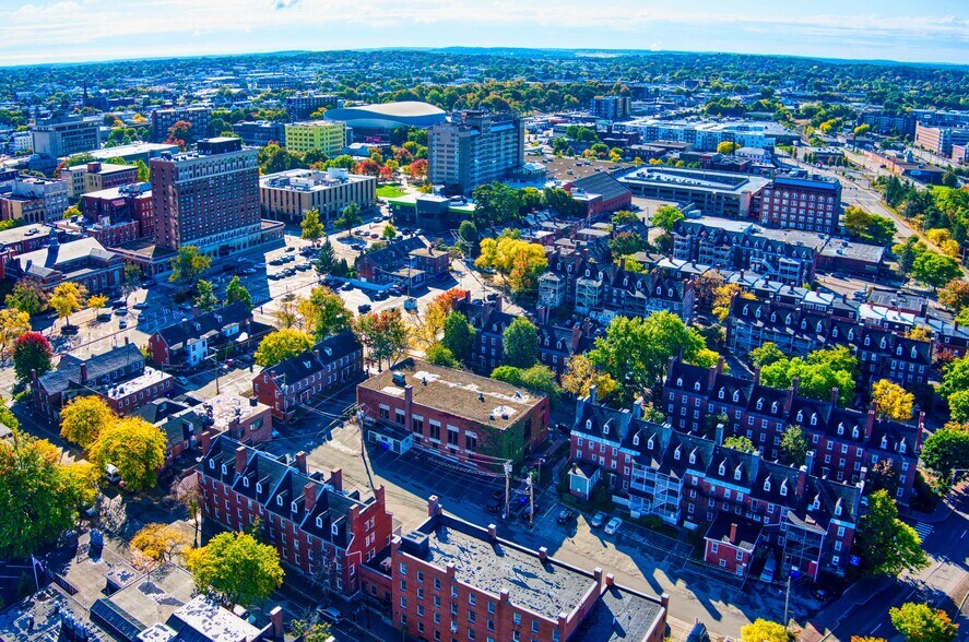 More Photos Of 99 Middle St, Manchester Office Residential For Sale