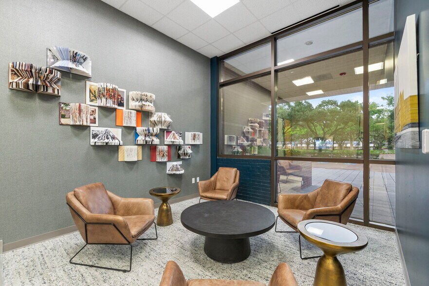 More Photos Of 1601 Industrial Blvd, Sugar Land Medical For Lease
