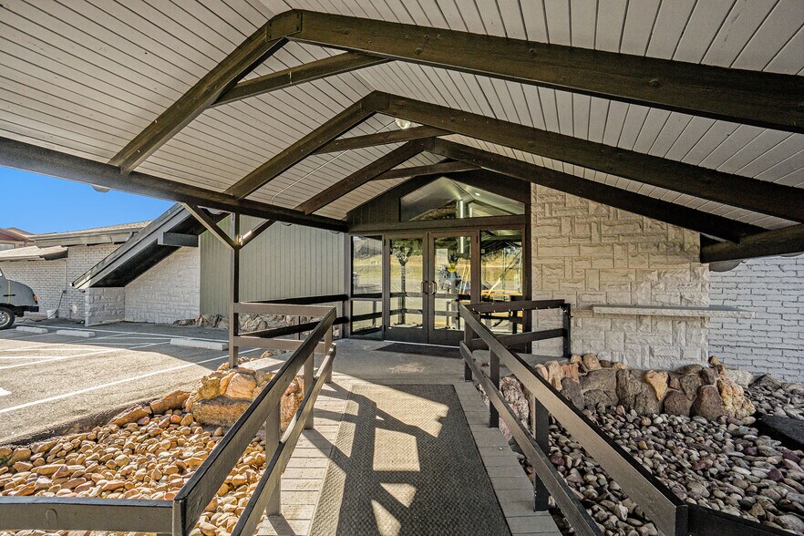 More Photos Of 1230 Big Thompson Ave, Estes Park Medical For Sale