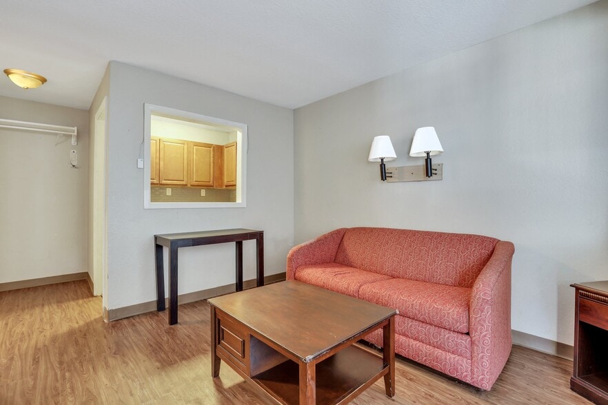 More Photos Of 4071 US 17, Richmond Hill Hotel For Sale