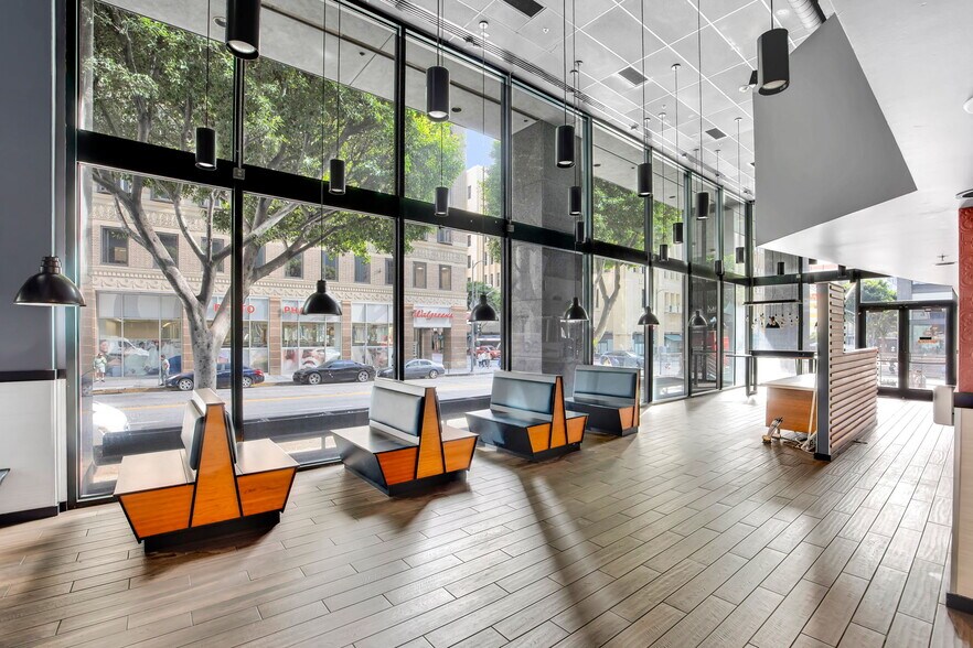 More Photos Of 701 W 7th St, Los Angeles Apartments For Lease