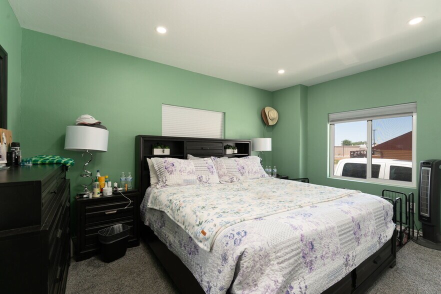 More Photos Of 1624 E Main St, Montrose Hotel For Sale