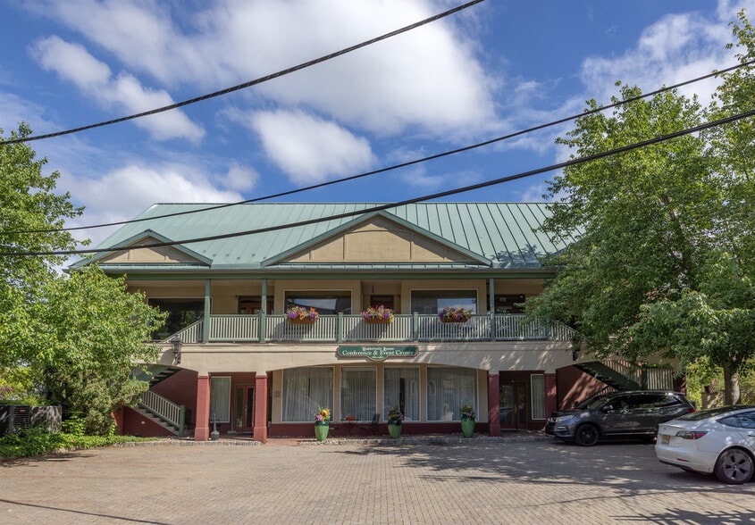 More Photos Of 32 Bridge St, Lambertville Hotel For Lease