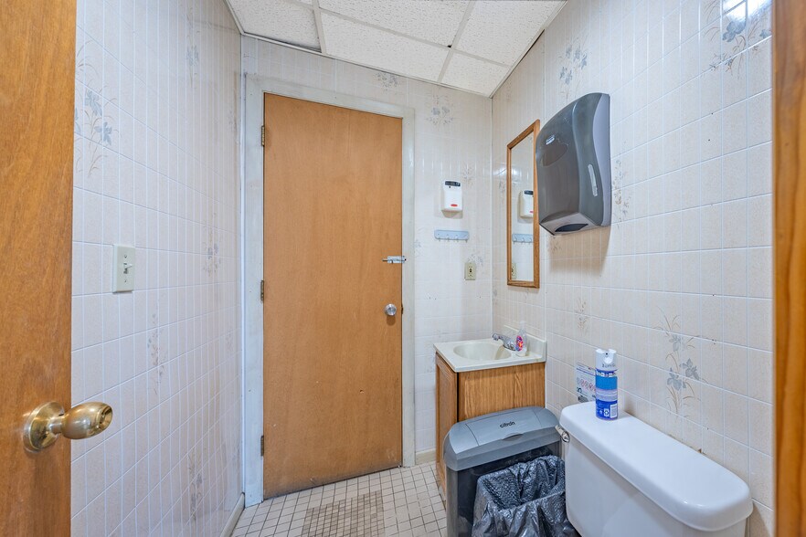 More Photos Of 4 Shearer St, Palmer General Retail For Sale