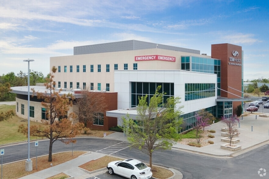 More Photos Of 13500 S Tulsa Dr, Oklahoma City Medical For Lease