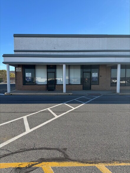 More Photos Of 3045 N 5th Street Hwy, Reading Unknown For Lease