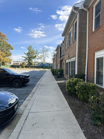 More Photos Of 5627 Allentown Rd, Suitland Office For Sale