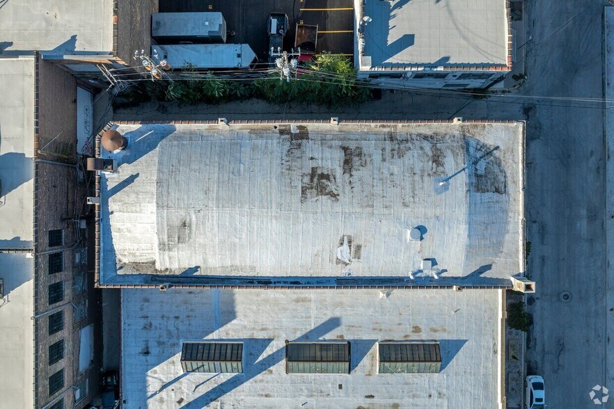 More Photos Of 400-410 N Hermitage Ave, Chicago Flex For Lease