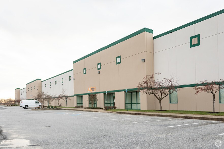 More Photos Of 1309 Continental Dr, Abingdon Unknown For Lease