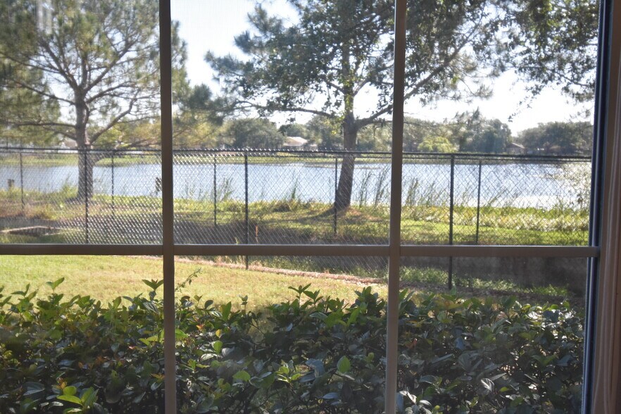More Photos Of 1377 Providence Rd, Brandon Medical For Lease