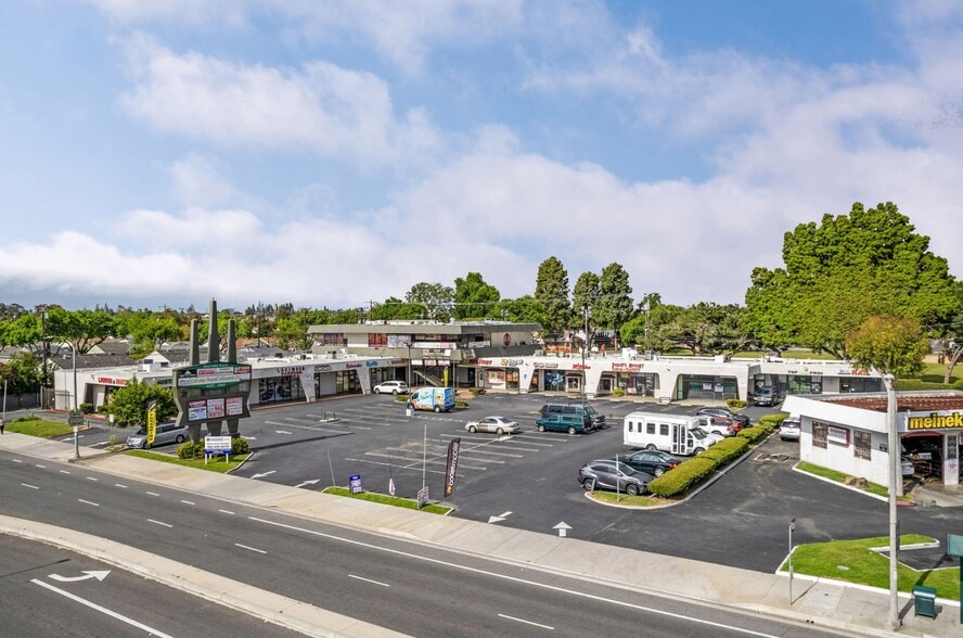 Primary Photo Of 5237-5263 Paramount Blvd, Lakewood Storefront For Lease