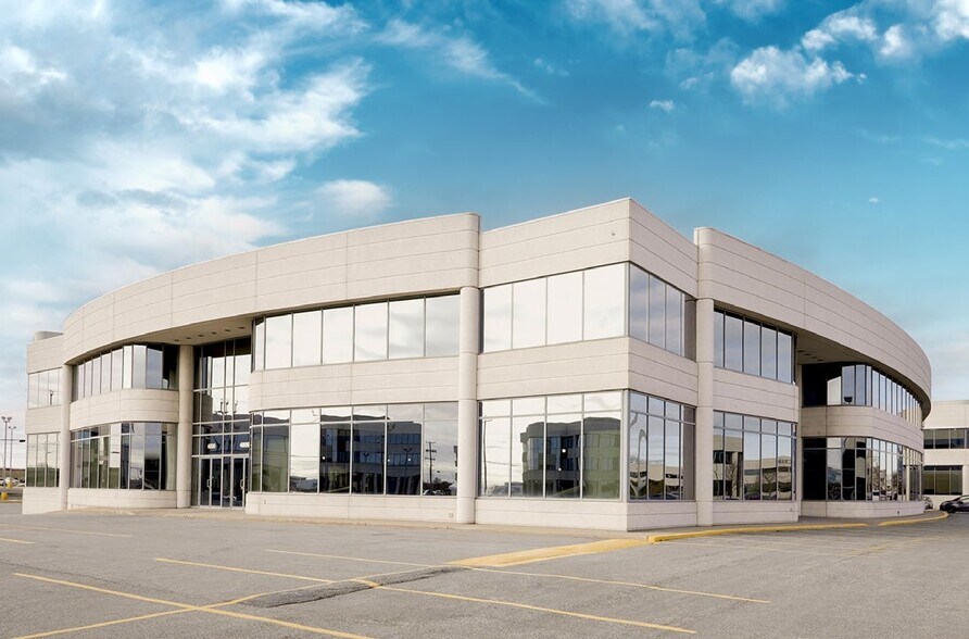 More Photos Of 275 Boul Armand-Frappier, Laval Office For Lease