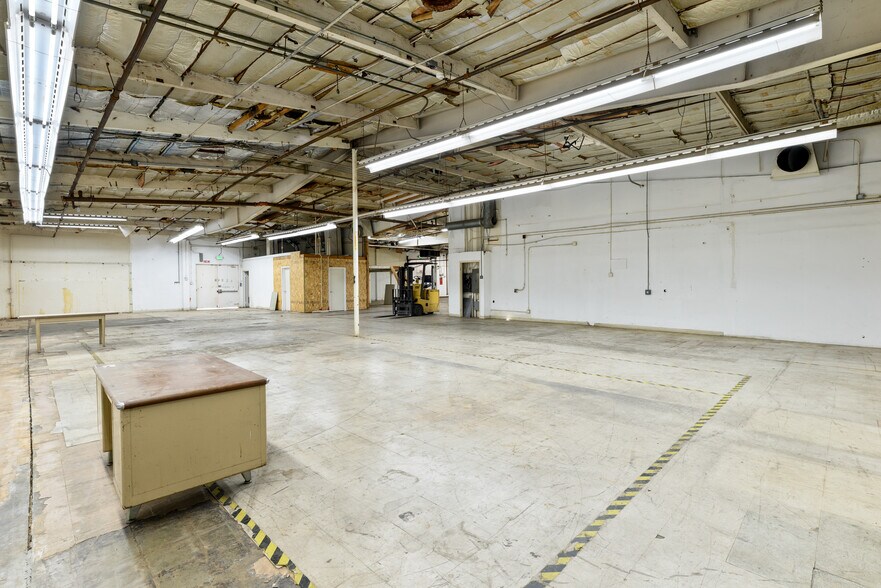 More Photos Of 9030 Winnetka Ave, Northridge Industrial For Lease