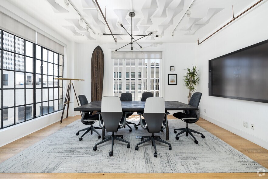 More Photos Of 521-527 W 7th St, Los Angeles Coworking Space