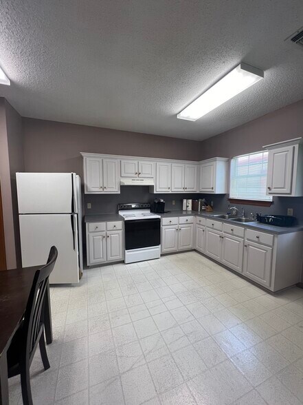 More Photos Of 8989 Interline Ave, Baton Rouge Office For Sale