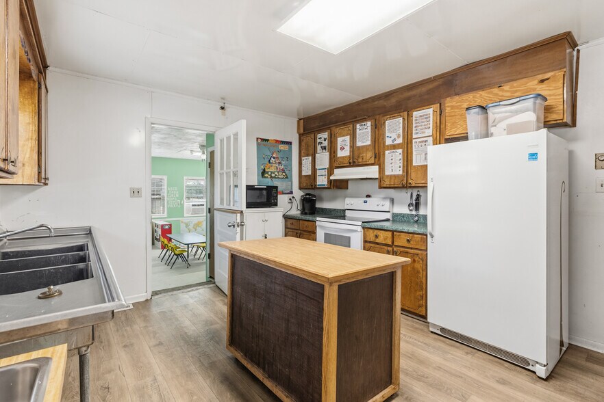 More Photos Of 101 Beeler Ave, Hamlet Daycare Center For Sale