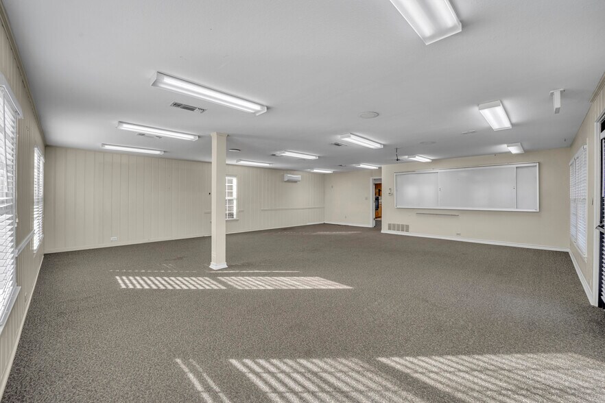 More Photos Of 600 S Davis Dr, Arlington Office For Lease