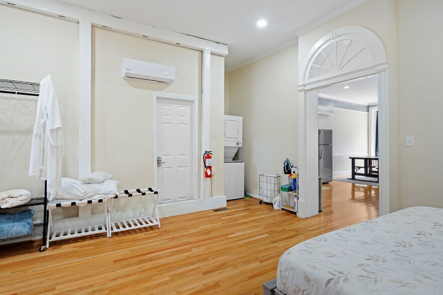 More Photos Of 23-25 W Old St, Petersburg Apartments For Sale