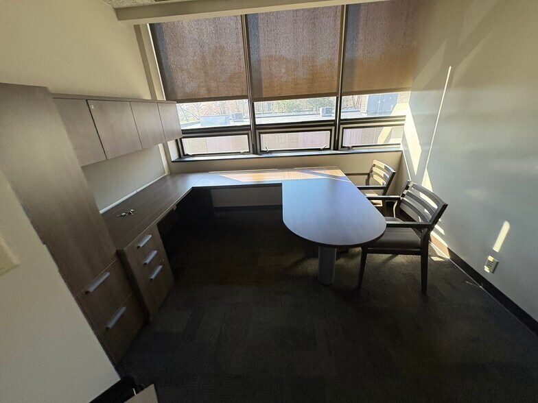 More Photos Of 3550 N Washington Blvd, Indianapolis Medical For Lease
