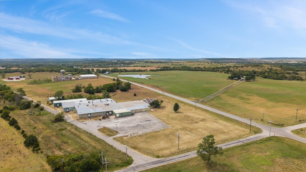 More Photos Of 107 A St., Caney Industrial For Lease