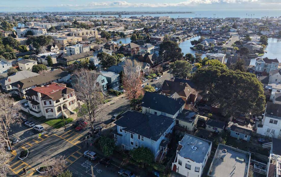 More Photos Of 931 Chestnut St, Alameda Apartments For Sale