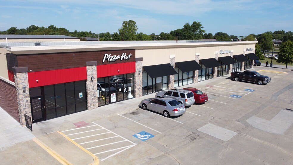 Primary Photo Of 1601-1613 E Peoria St, Paola Freestanding For Sale