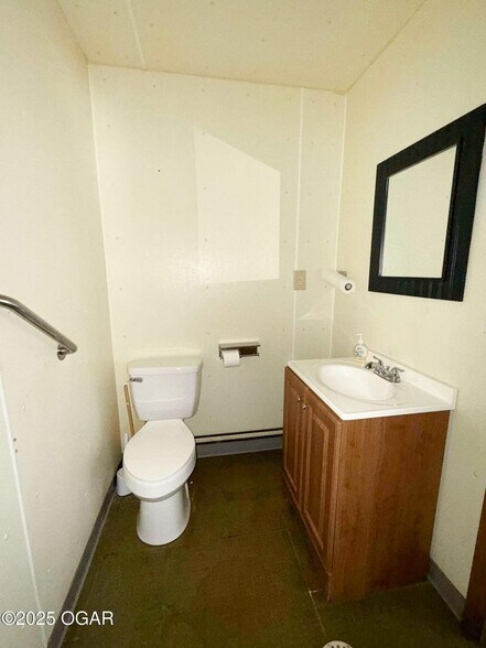 More Photos Of 622 6th St, Oswego Restaurant For Sale