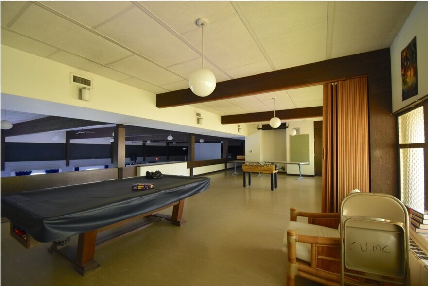 More Photos Of 20300 Middlebelt Rd, Livonia Religious Facility For Lease