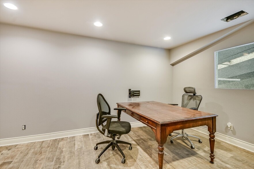 More Photos Of 22108 Odell Fairway Trl, Spicewood Industrial For Sale