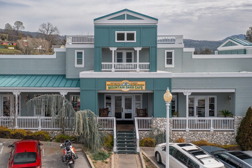 More Photos Of 40282 Highway 41, Oakhurst Freestanding For Sale