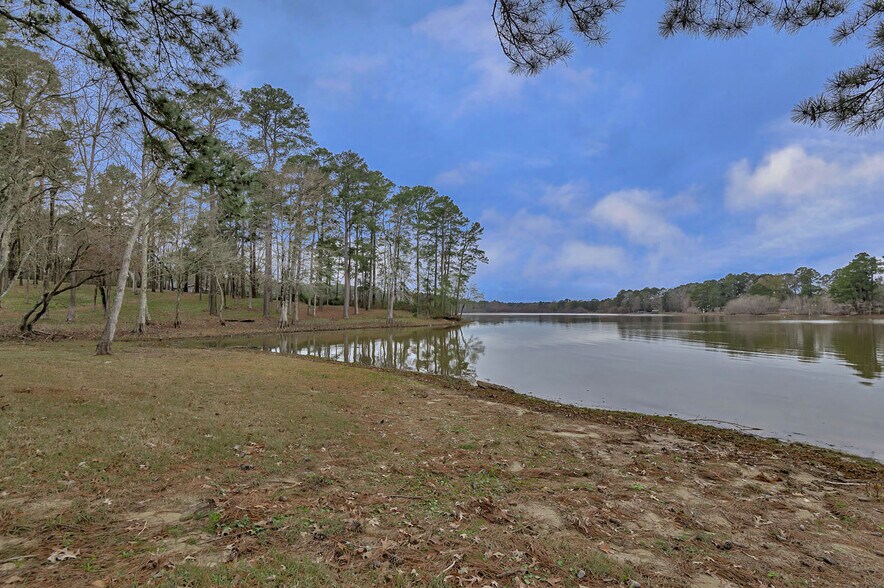 More Photos Of 111 Cypress Bay dr, Milam Specialty For Sale