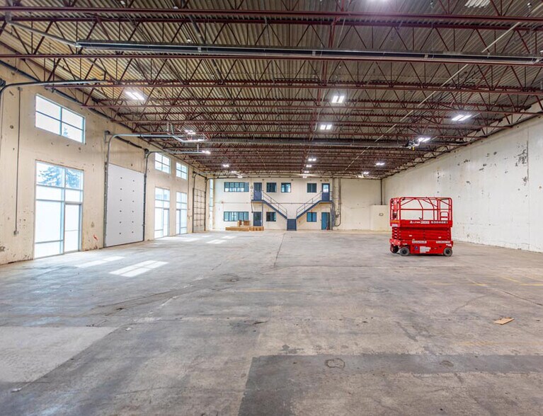 More Photos Of 30971 Peardonville Rd, Abbotsford Warehouse For Lease
