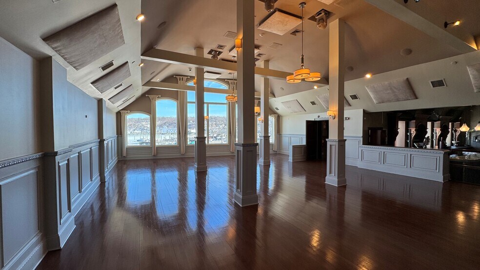 More Photos Of 154 W Broadway, Port Jefferson Restaurant For Lease