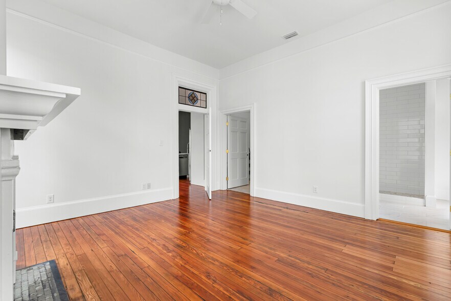 More Photos Of 417 Whitaker St, Savannah Storefront Retail Residential For Sale