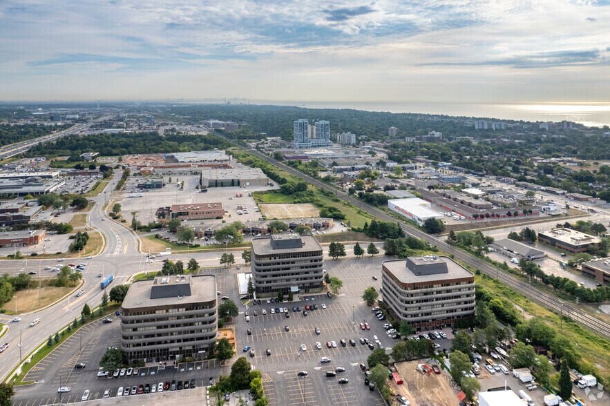 More Photos Of 700 Dorval Dr, Oakville Unknown For Lease