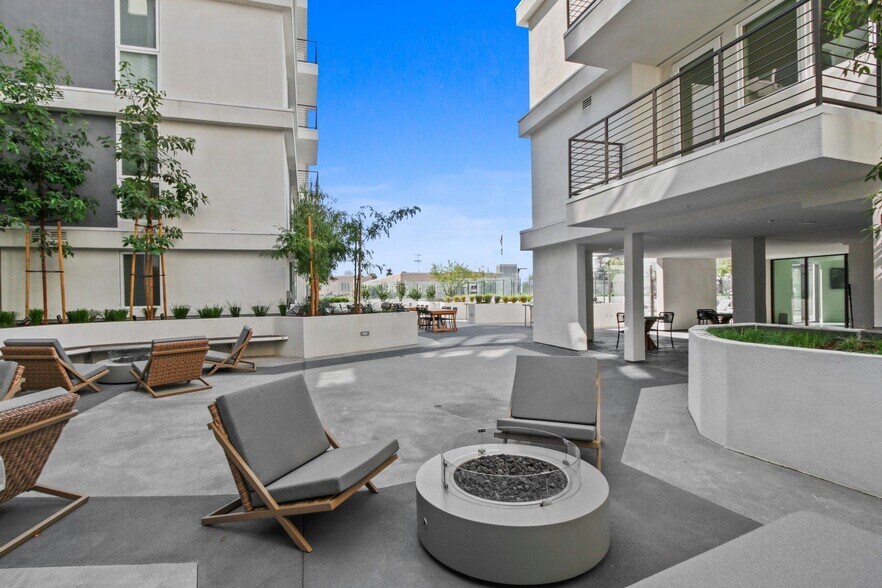 More Photos Of 200 N Vermont Ave, Los Angeles Apartments For Lease