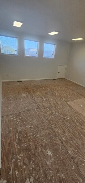 More Photos Of 711 N Main St, Pleasantville General Retail For Lease