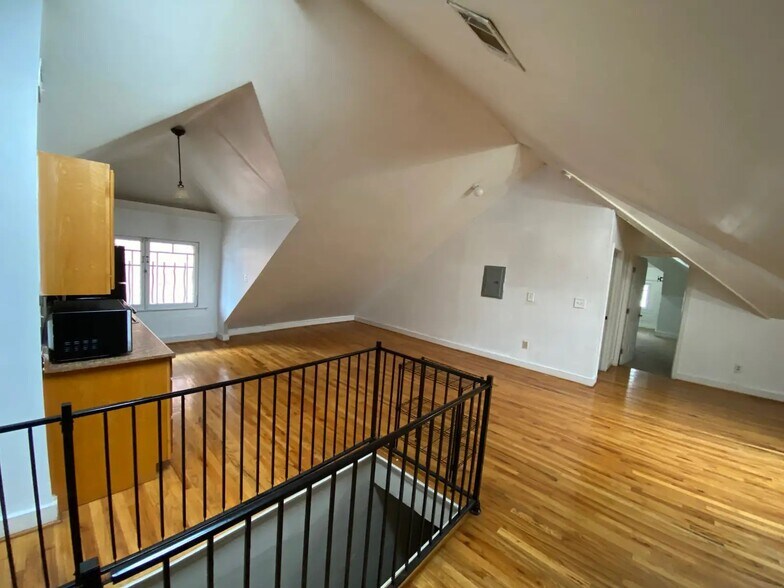More Photos Of 1229 S 4th St, Louisville Apartments For Sale