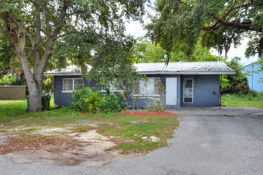 More Photos Of 1649 3rd St SW, Winter Haven Religious Facility For Lease