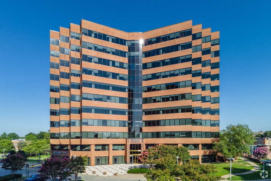 More Photos Of 2111 Wilson Blvd, Arlington Unknown For Lease