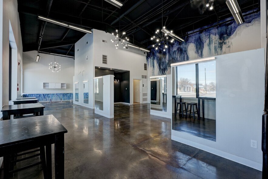 More Photos Of 350 NE 150th St, Edmond General Retail For Sale