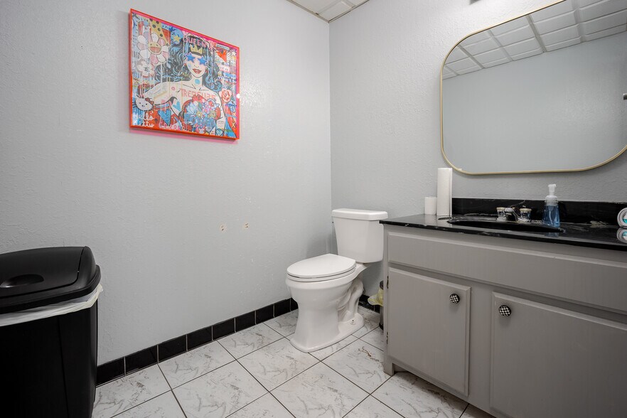 More Photos Of 3152 Broce Dr, Norman Light Manufacturing For Lease