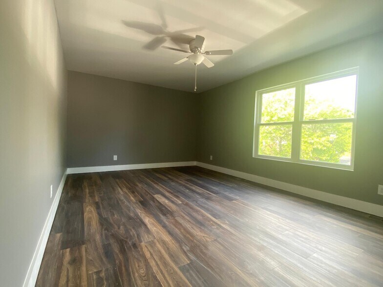 More Photos Of , Cincinnati Multifamily For Sale