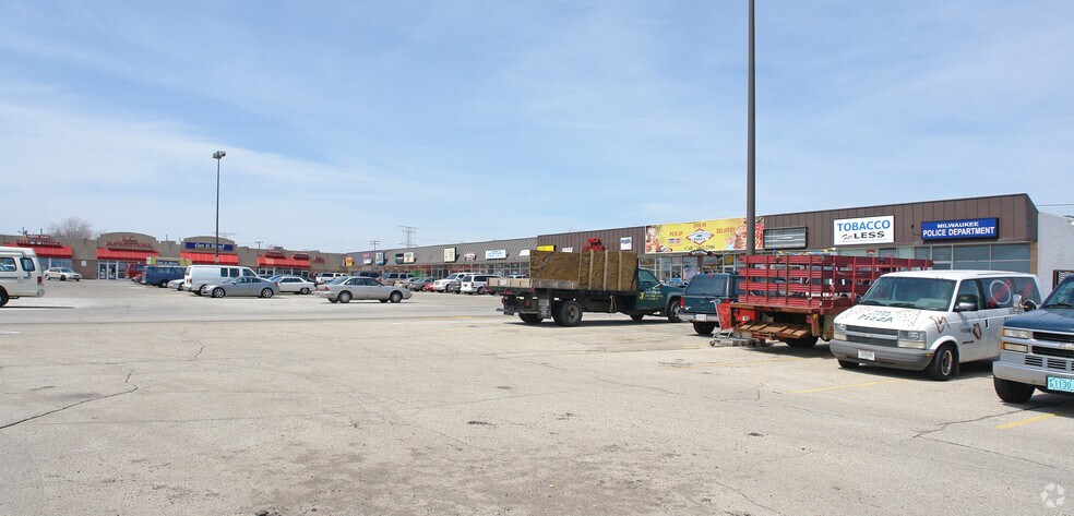 More Photos Of 6063-6245 N Teutonia Ave, Milwaukee Unknown For Lease