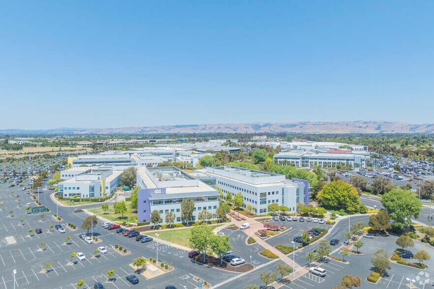 More Photos Of 7999 Gateway Blvd, Newark Research And Development For Lease