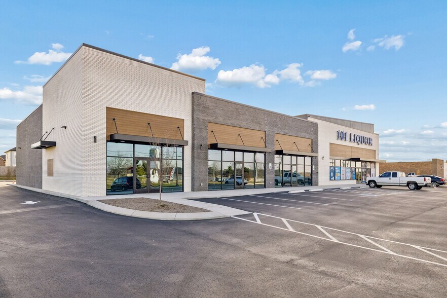 More Photos Of 1001 Creek Way, Clarksville Freestanding For Lease