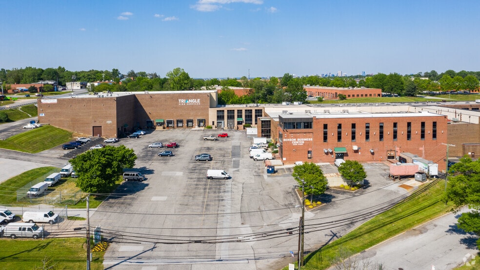 More Photos Of 1-208 Azar Ct, Arbutus Warehouse For Lease