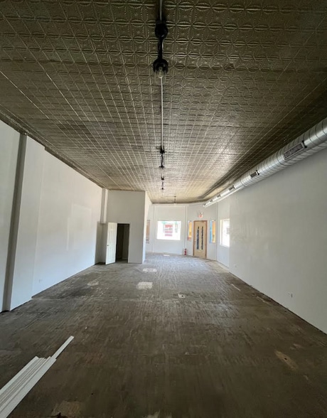 More Photos Of 2100 W Lake St, Melrose Park Storefront Retail Residential For Lease