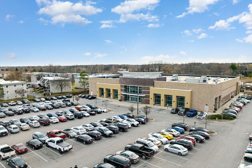 More Photos Of 452 Lakehurst Rd, Waukegan Health Club For Sale